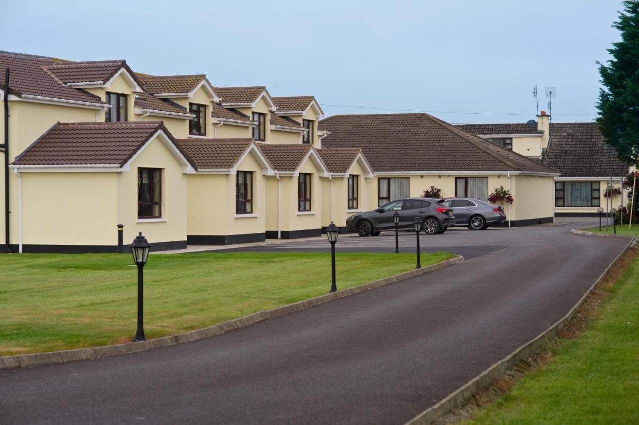Hillview House Hotel Lusk Exterior photo