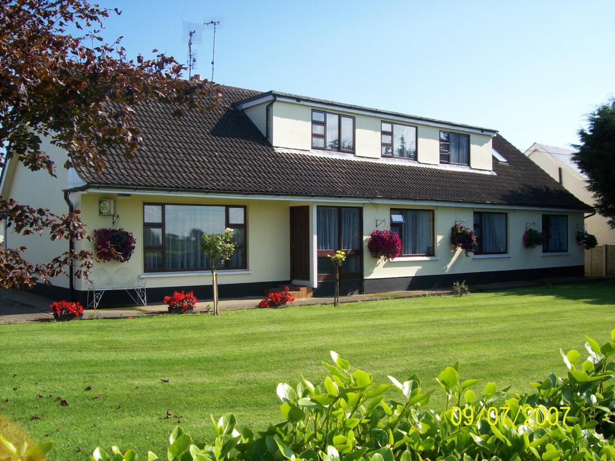 Hillview House Hotel Lusk Exterior photo