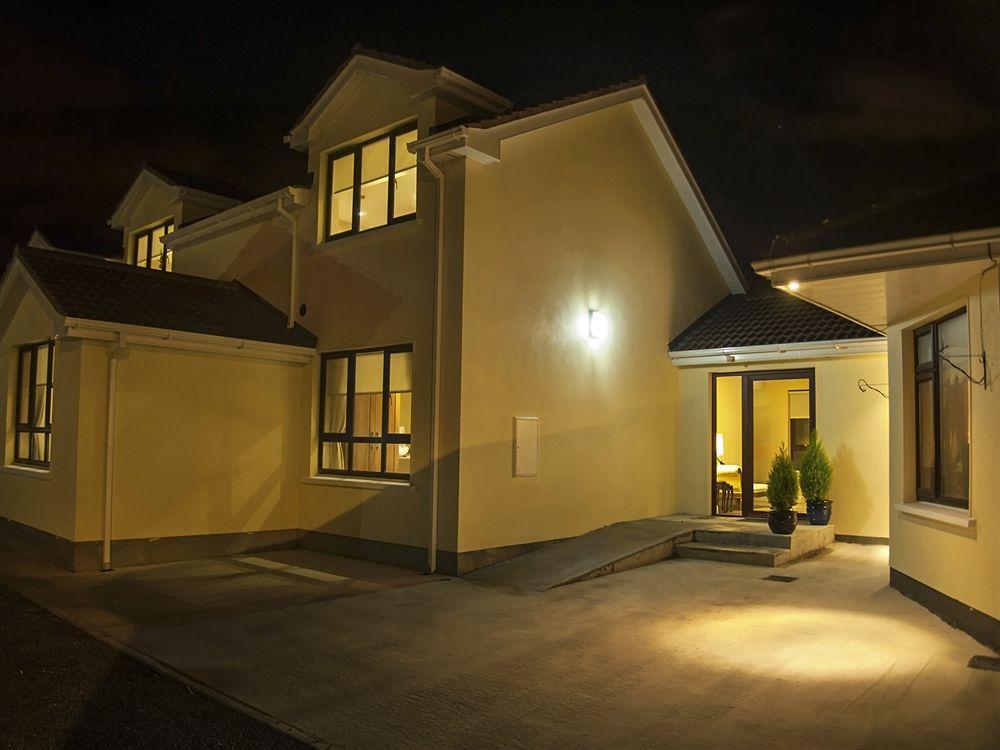 Hillview House Hotel Lusk Exterior photo
