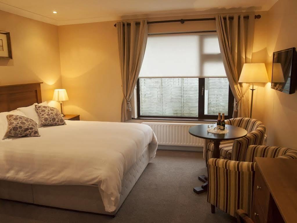 Hillview House Hotel Lusk Exterior photo